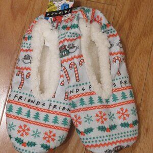 Friends TV Series Womens Holiday Christmas Fuzzy Slippers 7 ~BRAND NEW WITH TAG~